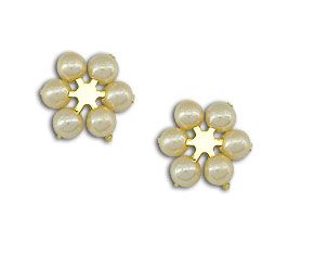 Brinco folheado a ouro c/ 6 pérolas sintéticas